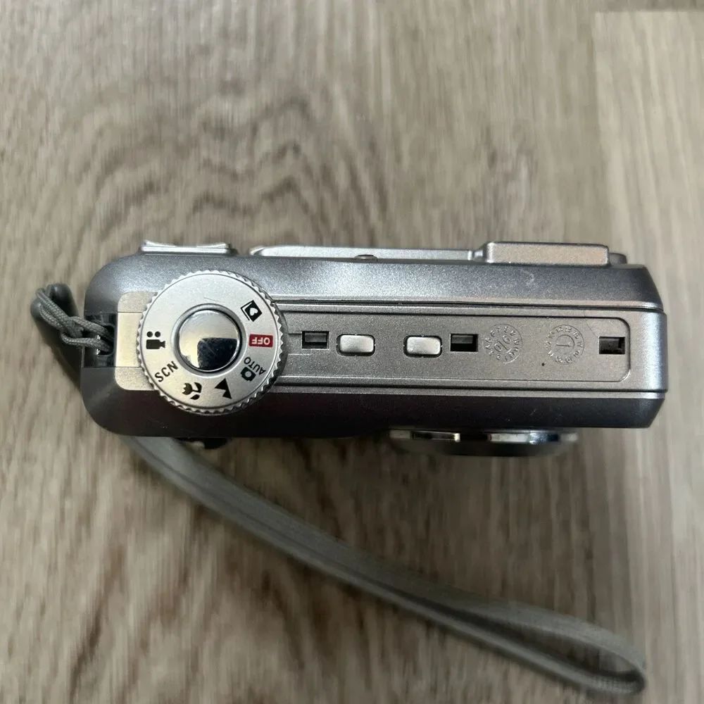 Kodak EasyShare C603 Digital Camera 6.1 MP with 3x Optical Zoom FOR PARTS